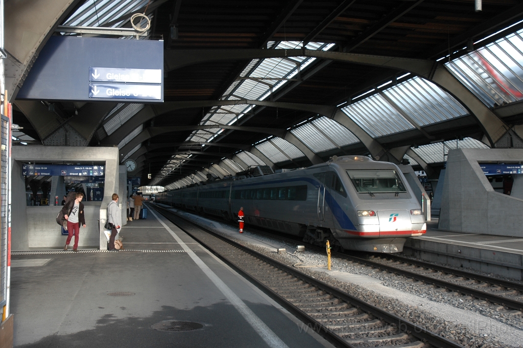 2390-0006-090512.jpg - FS ETR 470.058 / Zürich HB 9.5.2012