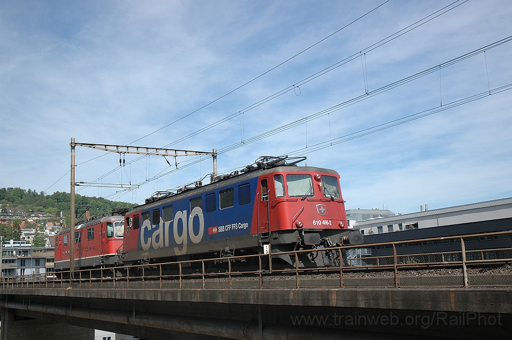 2391-0008-110512.jpg - SBB-CFF Re 4/4'' 11248 + Ae 610.496-2 «Stadt Wil» / Zürich (Käferbergbrücke) 11.5.2012