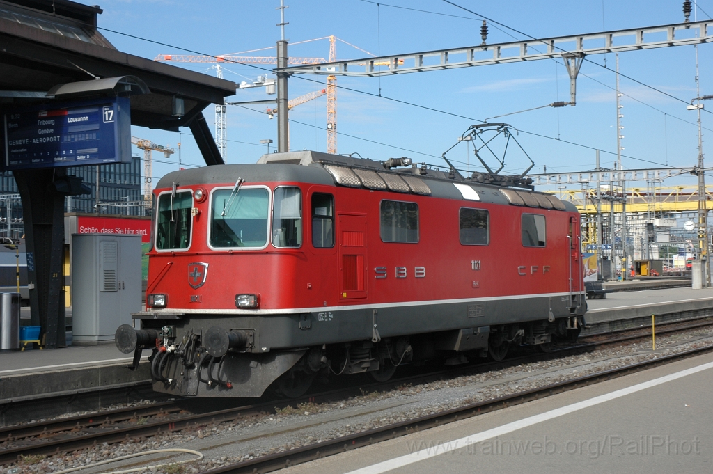 2396-0017-150512.jpg - SBB-CFF Re 4/4'' 11121 / Zürich HB 15.5.2012