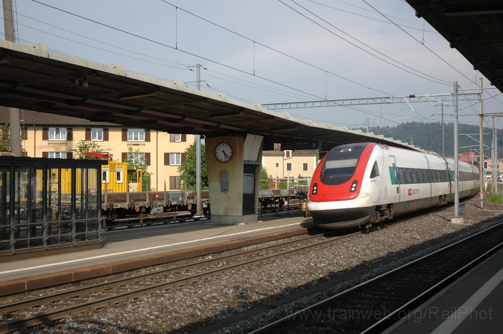 2408-0024-240512.jpg - SBB-CFF ICN RABDe 500.005-4 «Heinrich Pestalozzi» / Winterthur-Grüze 24.5.2012