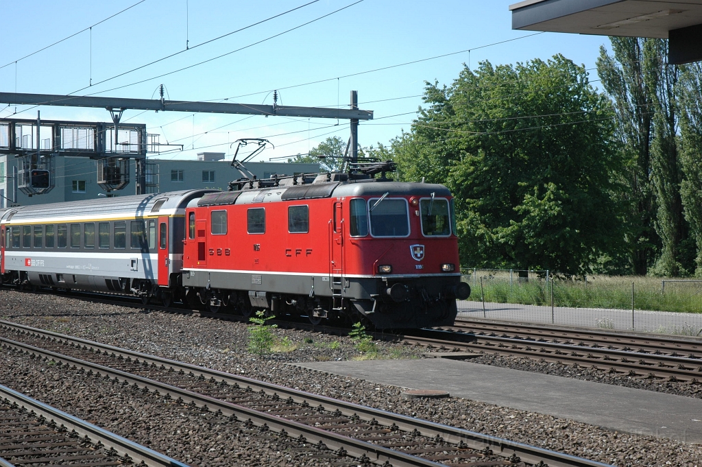 2409-0015-250512.jpg - SBB-CFF Re 4/4'' 11196 / Glanzenberg 25.5.2012