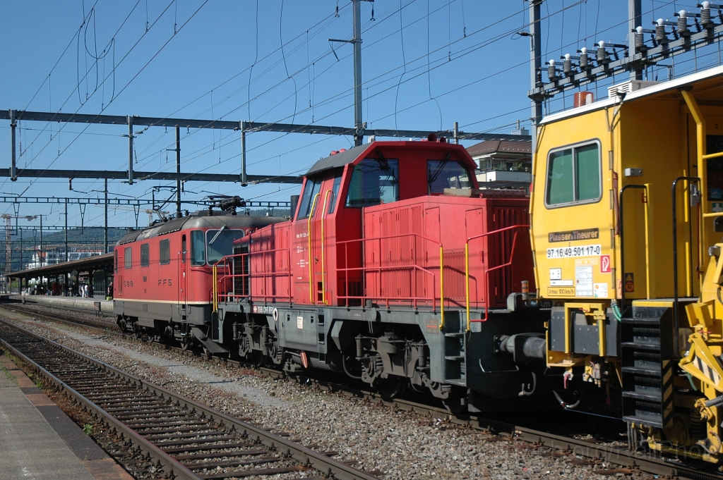 2410-0021-250512.jpg - SBB-CFF Re 4/4'' 11290 + Am 841.028-4 / Dietikon 25.5.2012