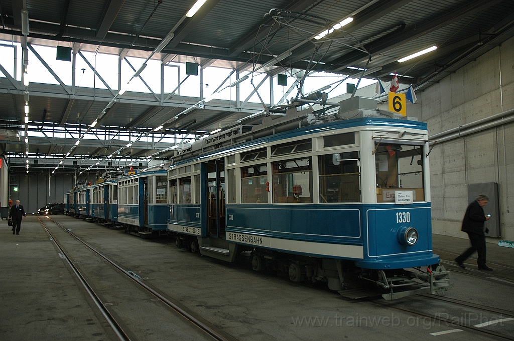 2428-0026-030612.jpg - VBZ Ce 4/4 1330 «Partytram» + C².645 / Oerlikon 3.6.2012