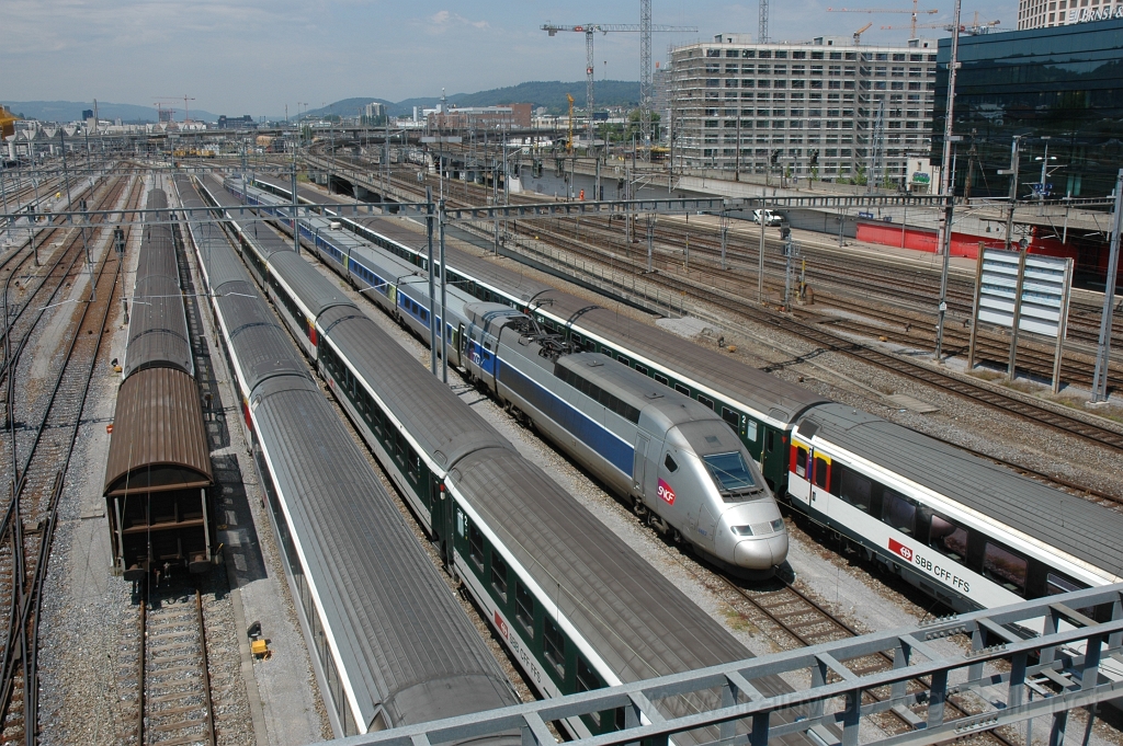 2432-0005-070612.jpg - SNCF TGV 384.005 / Zürich-Hardbrücke 7.6.2012