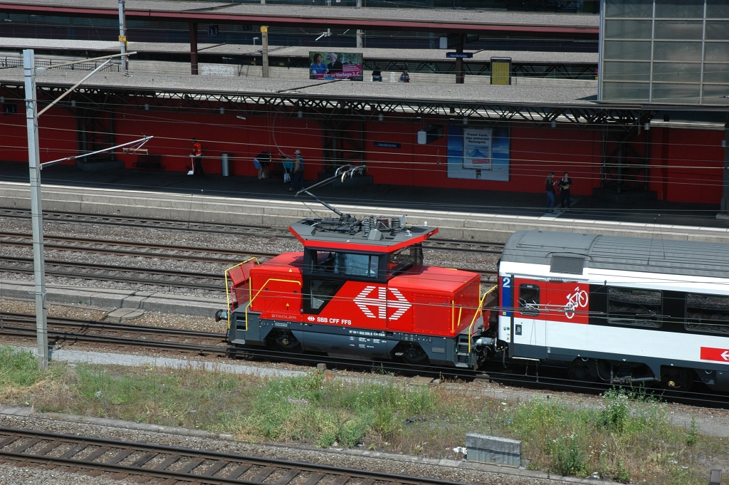 2432-0015-070612.jpg - SBB-CFF Ee 922.008-8 / Zürich-Hardbrücke 7.6.2012