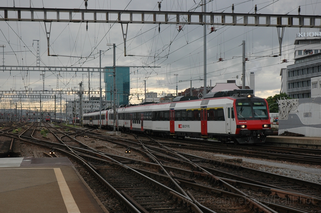 2433-0011-080612.jpg - SBB-CFF ABt (DO) 50 85 39-43 828-5 / Zürich HB 8.6.2012