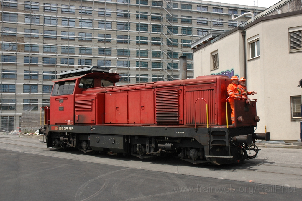 2434-0013-110612.jpg - SBB-CFF Bm 4/4 18407 / Zürich (Maag-Areal) 11.6.2012