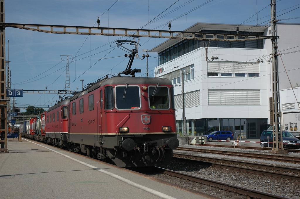 2441-0019-150612.jpg - SBB-CFF Re 4/4'' 11324 + Re 6/6 11685 «Sulgen» / Langenthal 15.6.2012
