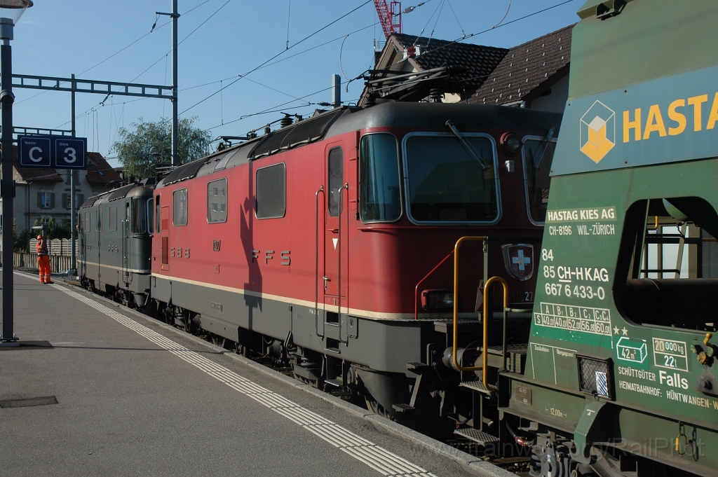 2456-0020-190612.jpg - SBB-CFF Re 4/4'' 11309 + 11327 / Hinwil 19.6.2012