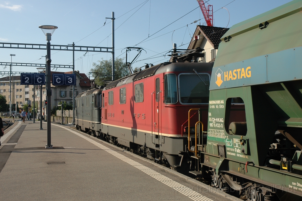2457-0018-190612.jpg - SBB-CFF Re 4/4'' 11309 + 11327 / Hinwil 19.6.2012