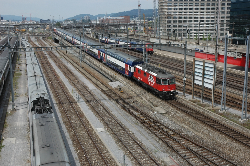 2457-0024-190612.jpg - SBB-CFF Re 420.230-5 / Zürich-Hardbrücke 19.6.2012