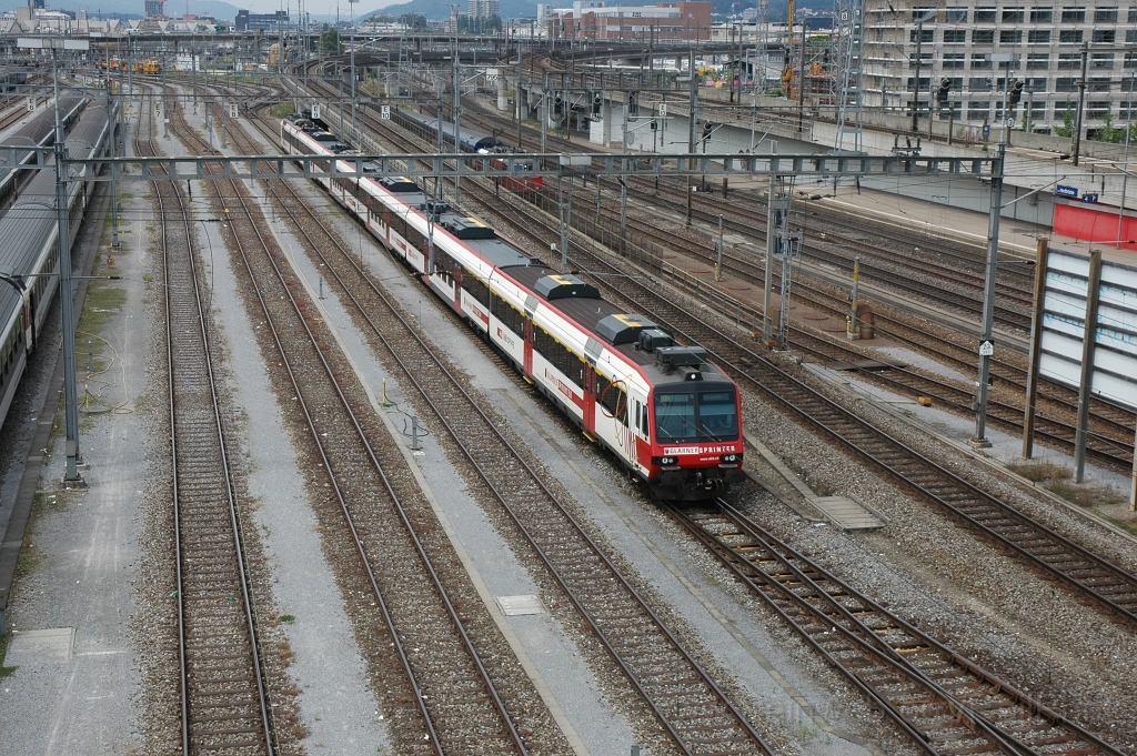 2459-0035-190612.jpg - SBB-CFF At 50 85 19-43 802-4 / Zürich-Hardbrücke 19.6.2012