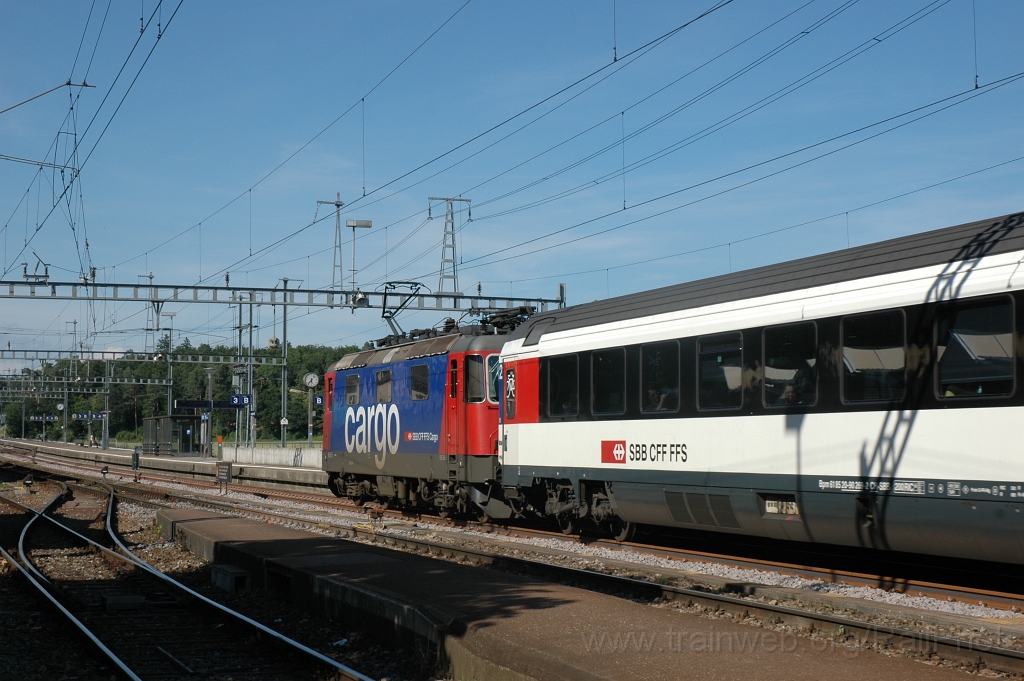 2461-0045-230612.jpg - SBB-CFF Re 421.391-4 / Hüntwangen-Wil 23.6.2012