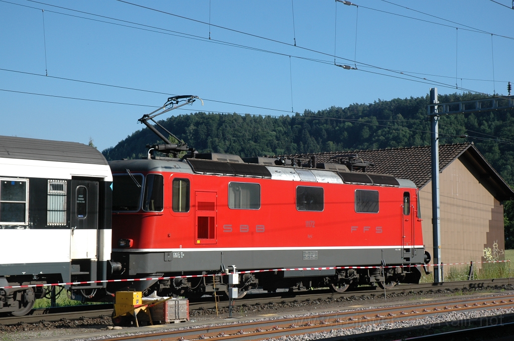 2463-0007-230612.jpg - SBB-CFF Re 4/4'' 11172 / Hüntwangen-Wil 23.6.2012