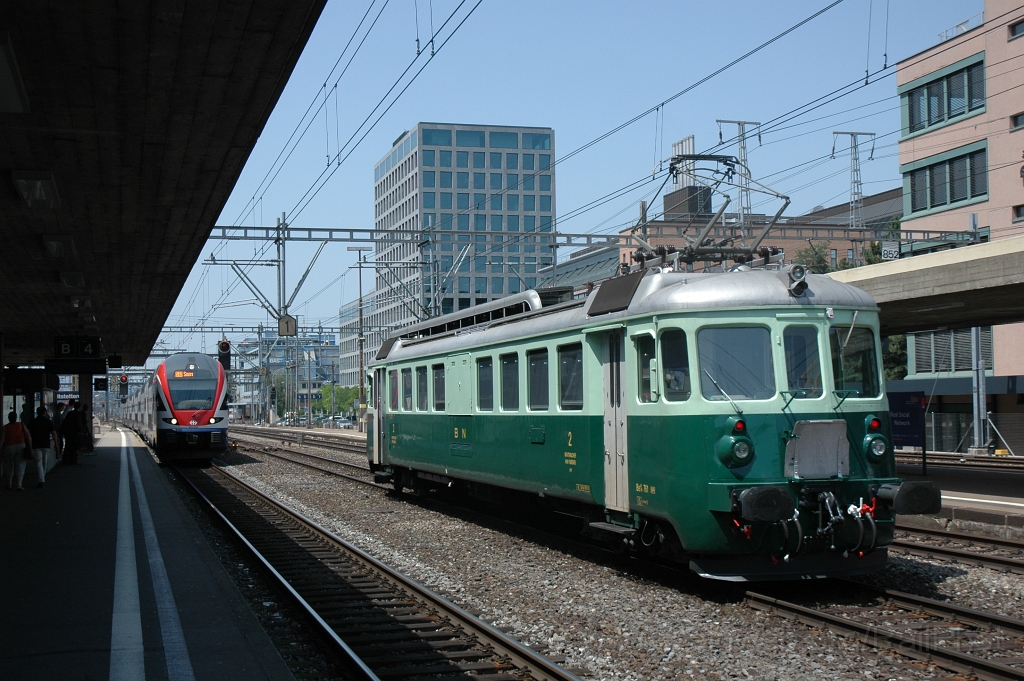 2467-0002-290612.jpg - BN Be 4/4 761 + SBB-CFF RABe 511.010-1 / Zürich-Altstetten 29.6.2012
