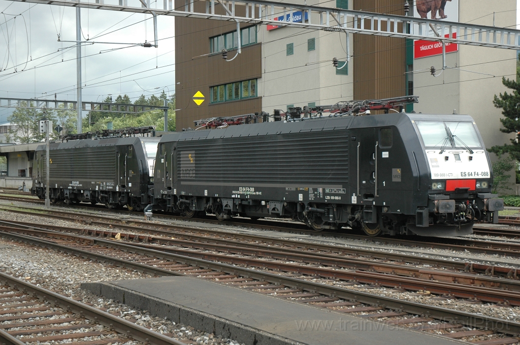 2477-0029-030712.jpg - MRCE ES 64 F4-088 + 090 / Arth-Goldau 3.7.2012