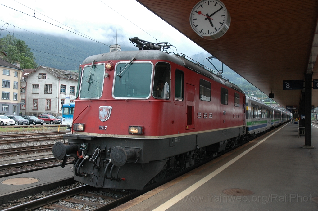2480-0032-030712.jpg - SBB-CFF Re 4/4'' 11207 / Arth-Goldau 3.7.2012