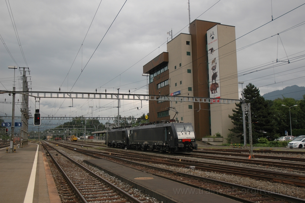 2483-0023-030712.jpg - MRCE ES 64 F4-090 + 088 / Arth-Goldau 3.7.2012
