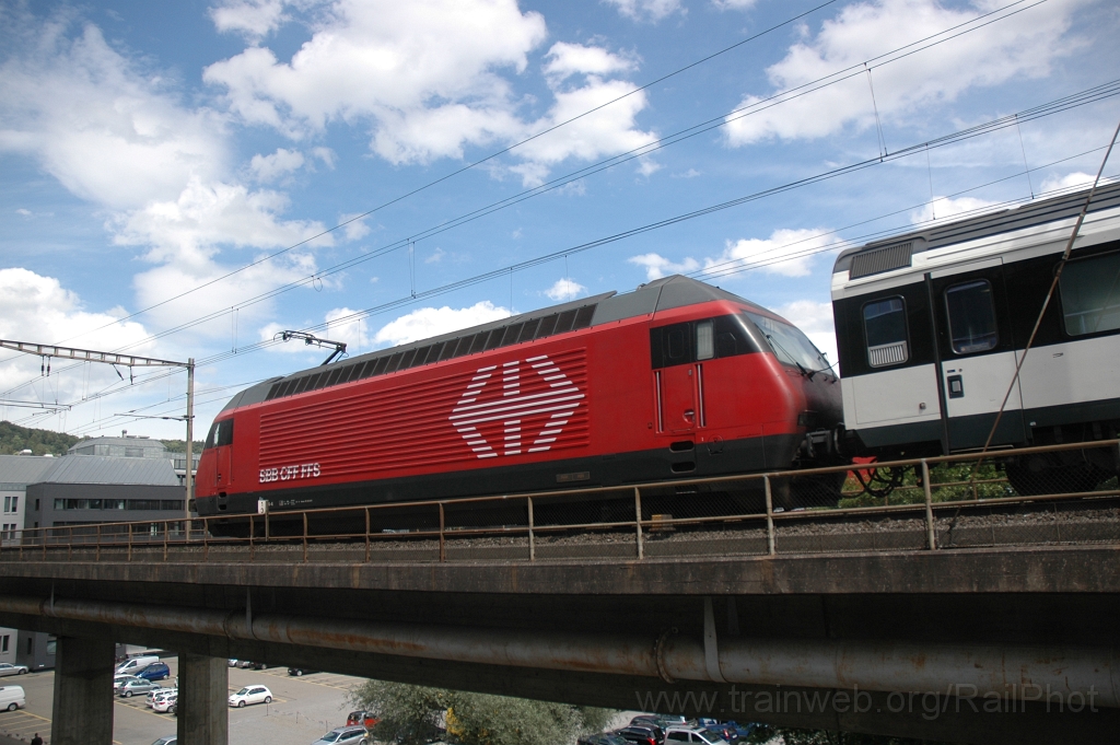 2498-0043-130712.jpg - SBB-CFF Re 460.014-4 «Val-du-Trient» / Zürich (Käferbergbrücke) 13.7.2012