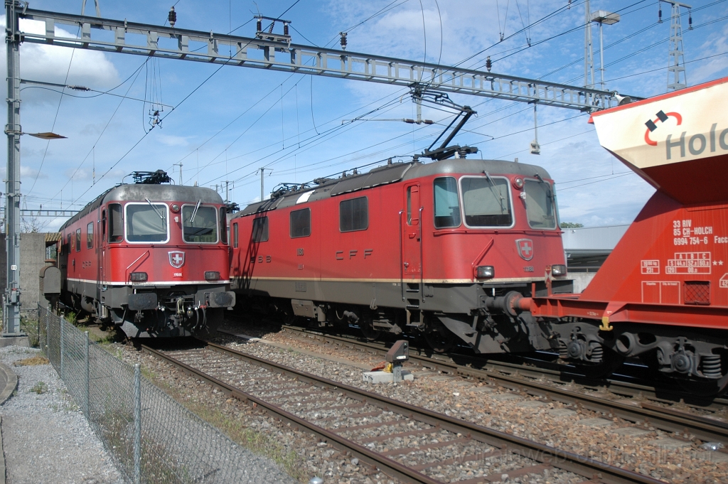 2503-0018-190712.jpg - SBB-CFF Re 4/4'' 11180 + Re 6/6 11608 «Wetzikon» / Hüntwangen-Wil 19.7.2012