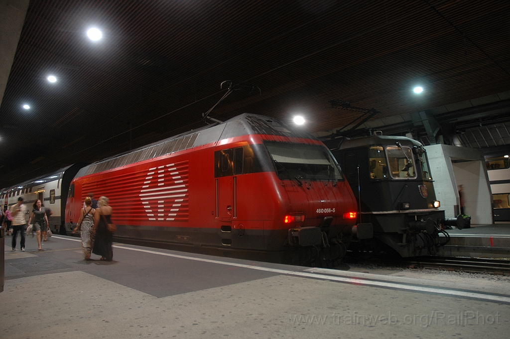 2523-0036-270712.jpg - SBB-CFF Re 4/4'' 11161 + Re 460.056-5 / Zürich HB 27.7.2012