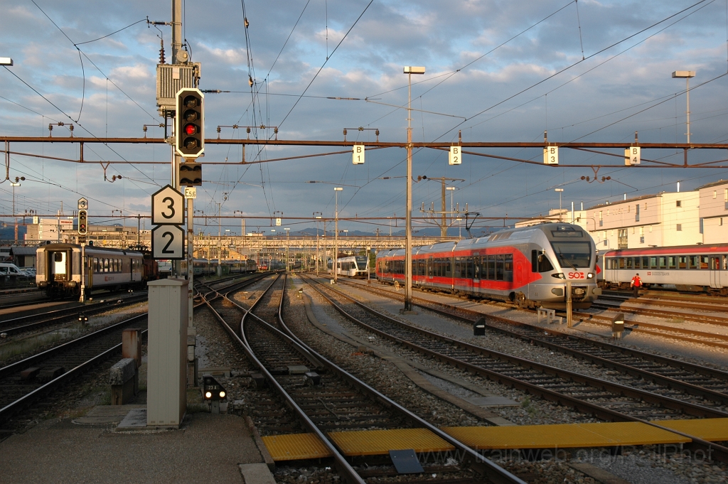2562-0003-070812.jpg - SOB RABe 526.042-7 / Rapperswil 7.8.2012
