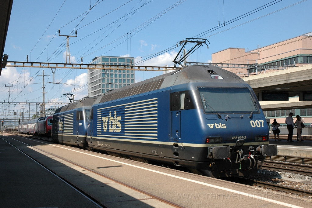 2562-0042-100812.jpg - BLS Re 465.011-5 «Wiesenberg» + 007-3 «Schilthorn» / Zürich-Altstetten 10.8.2012