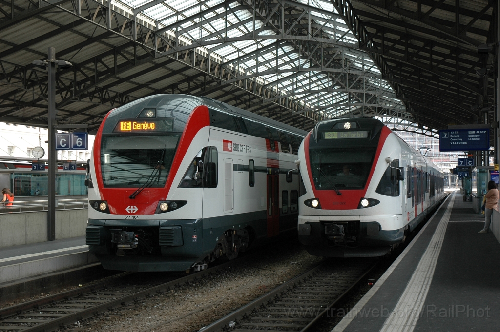 2567-0044-120812.jpg - SBB-CFF RABe 511.104 + RABe 523.022 / Lausanne 12.8.2012