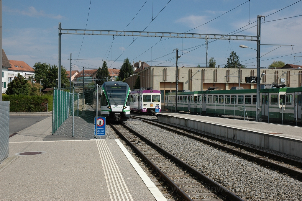 2569-0018-120812.jpg - LEB Be 4/8 33 «Bercher» + RBe 4/8 44 «Raiffeisen» / Echallens 12.8.2012