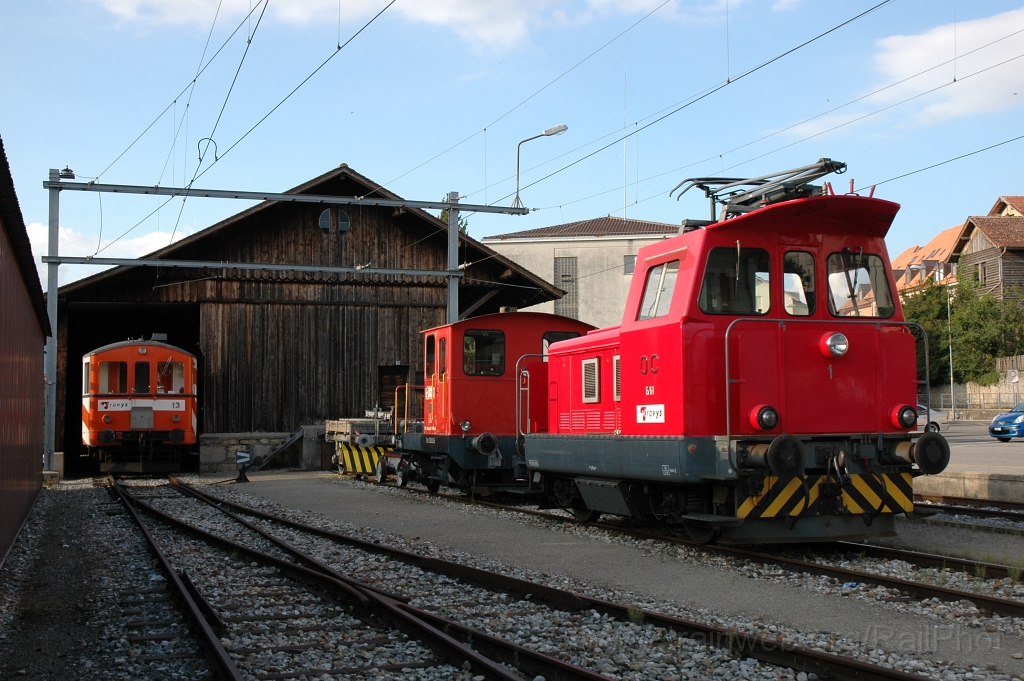 2571-0028-120812.jpg - OC Ee 2/2 1 + Tm 238.305 + BDe 4/4 13 / Orbe 12.8.2012