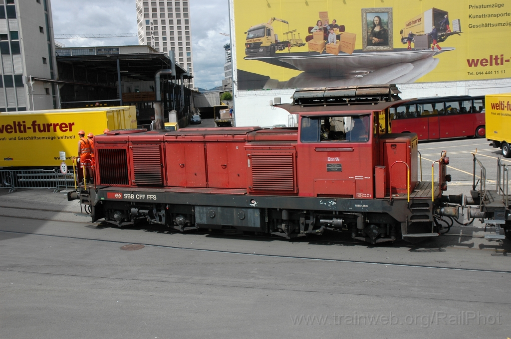 2574-0017-160812.jpg - SBB-CFF Bm 4/4 18432 / Zürich (Maag-Areal) 16.8.2012
