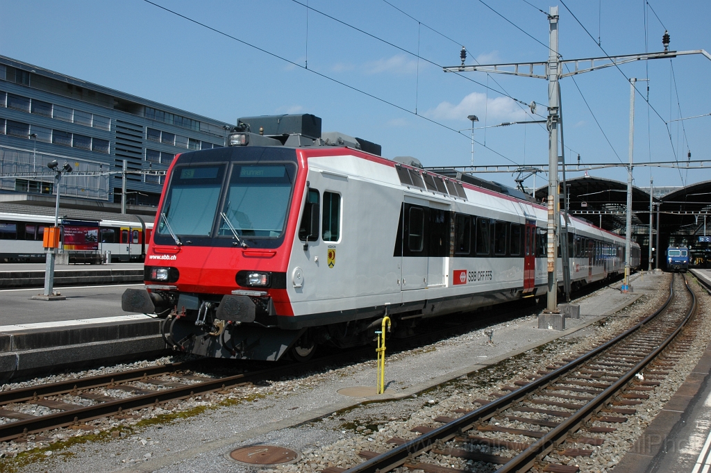2582-0022-220812.jpg - SBB-CFF RBDe 560.267-7 «Nebikon» + ZB HGe 101.967-8 «Brienz» / Luzern 22.8.2012