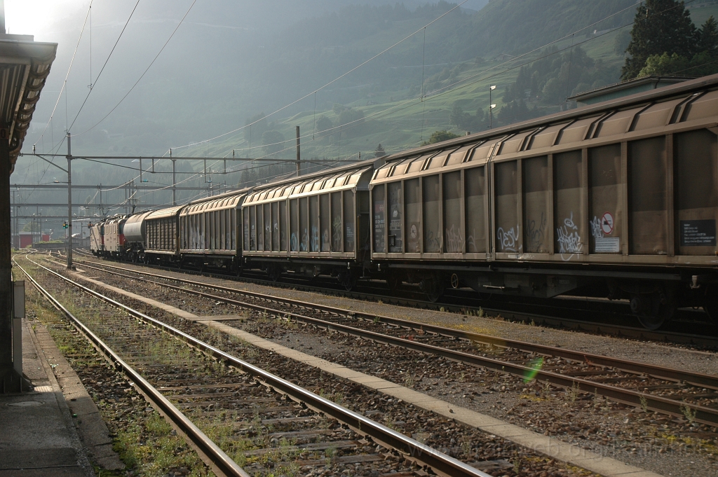 2585-0018-220812.jpg - SBB-CFF Re 4/4'' 11316 + 11182 / Airolo 22.8.2012