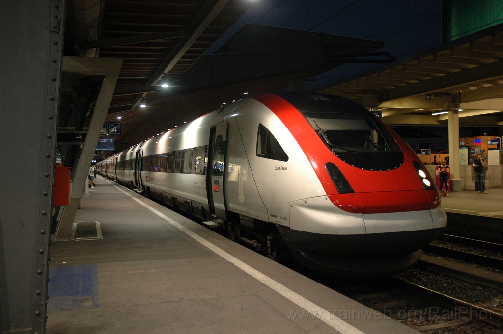 2588-0025-220812.jpg - SBB-CFF ICN RABDe 500.031-0 «Louis Favre» / Zürich HB 22.8.2012