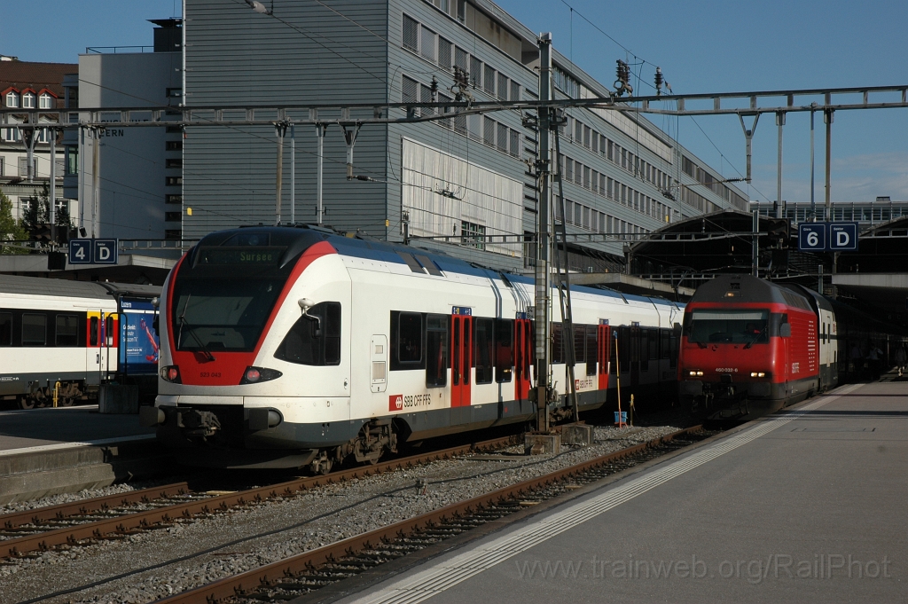 2590-0047-290812.jpg - SBB-CFF RABe 523.043 + Re 460.032-6 / Luzern 29.8.2012