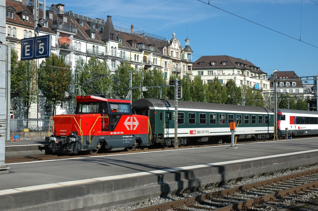 2591-0016-290812.jpg - SBB-CFF Ee 922.005-4 / Luzern 29.8.2012