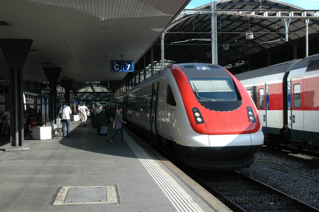 2593-0046-290812.jpg - SBB-CFF ICN RABDe 500.026-0 «Alfred Escher» / Luzern 29.8.2012