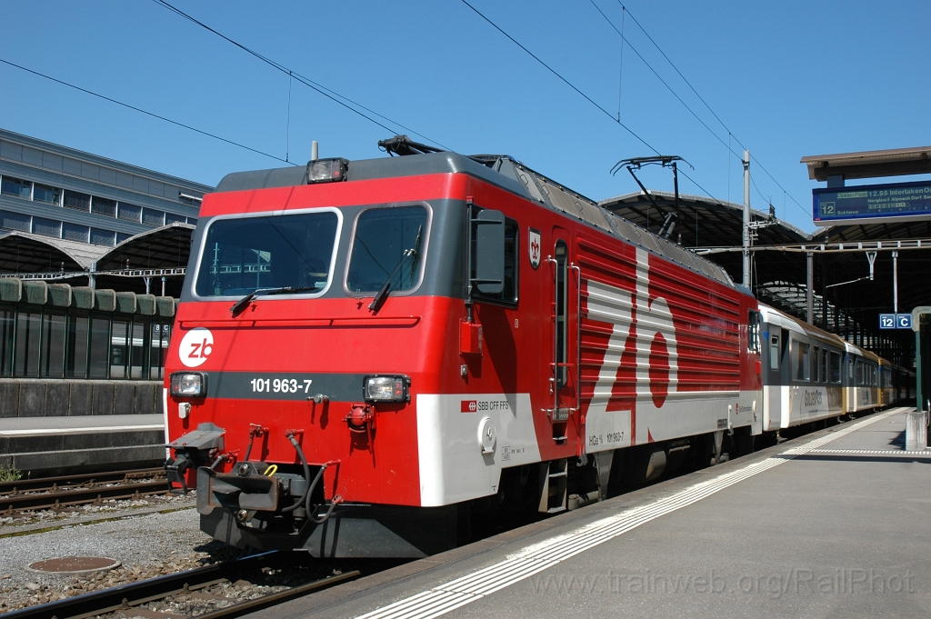 2594-0005-290812.jpg - ZB HGe 101.963-7 «Alpnach» / Luzern 29.8.2012
