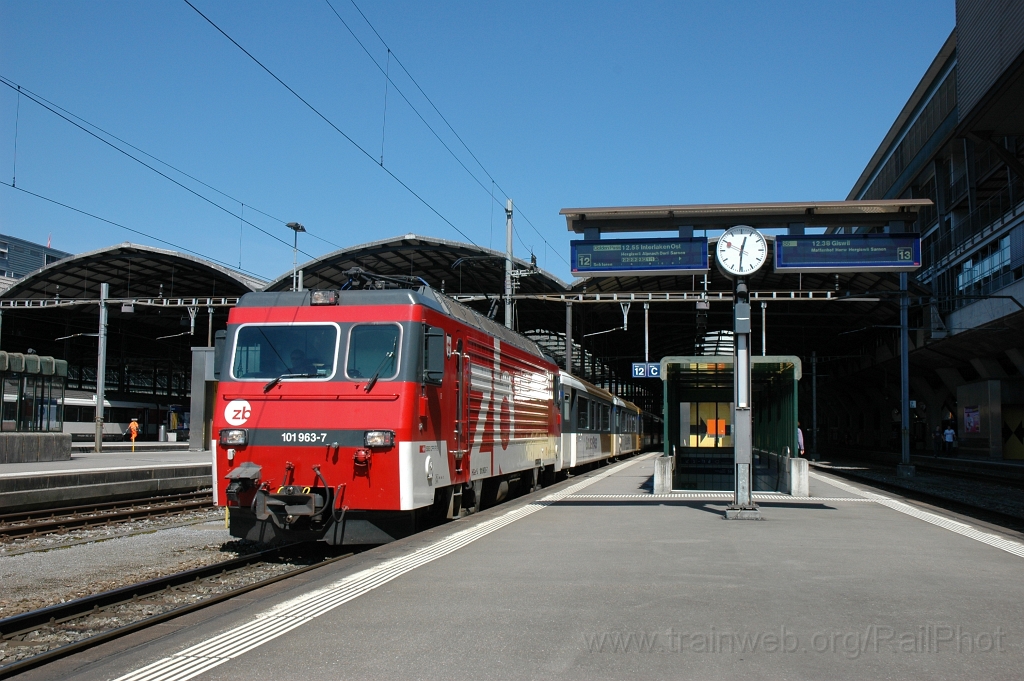 2594-0007-290812.jpg - ZB HGe 101.963-7 «Alpnach» / Luzern 29.8.2012