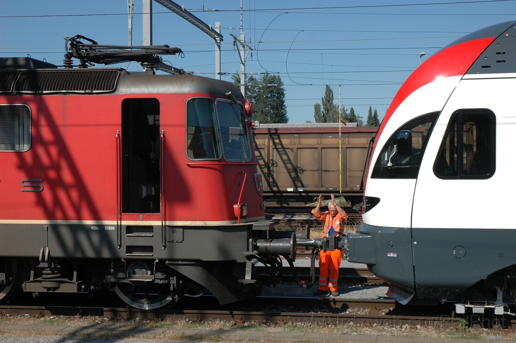 2610-0046-140912.jpg - SBB-CFF Re 4/4'' 11272 + RABe 511.1** / St.Margrethen 14.9.2012