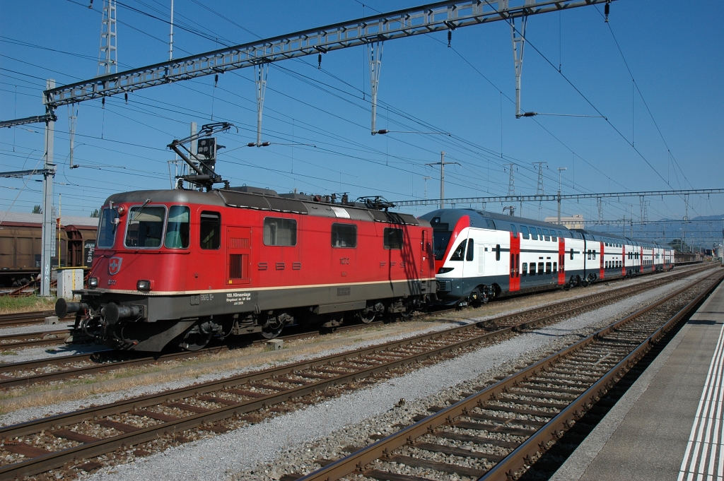 2611-0013-140912.jpg - SBB-CFF Re 4/4'' 11272 + RABe 511.1** / St.Margrethen 14.9.2012