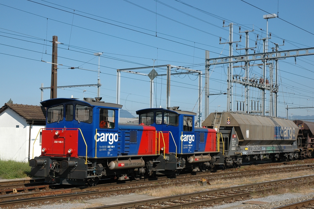 2612-0022-140912.jpg - SBB-CFF Tm 232.146-1 + Tm 232.108-1 / St.Margrethen 14.9.2012
