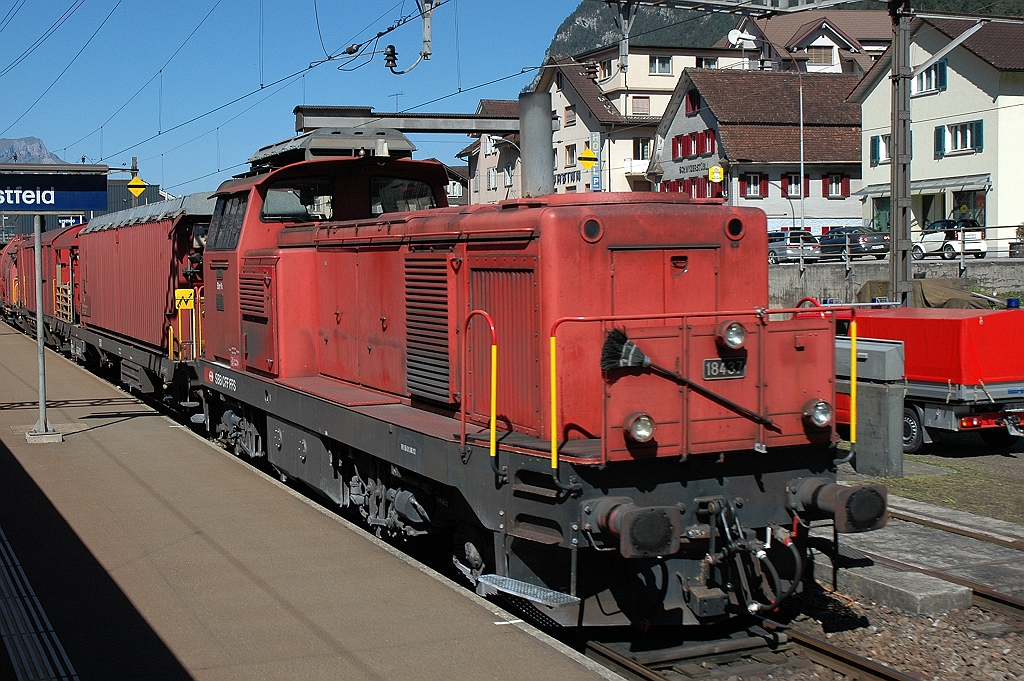 2616-0008-160912.jpg - SBB-CFF Bm 4/4 18437 / Erstfeld 16.9.2012