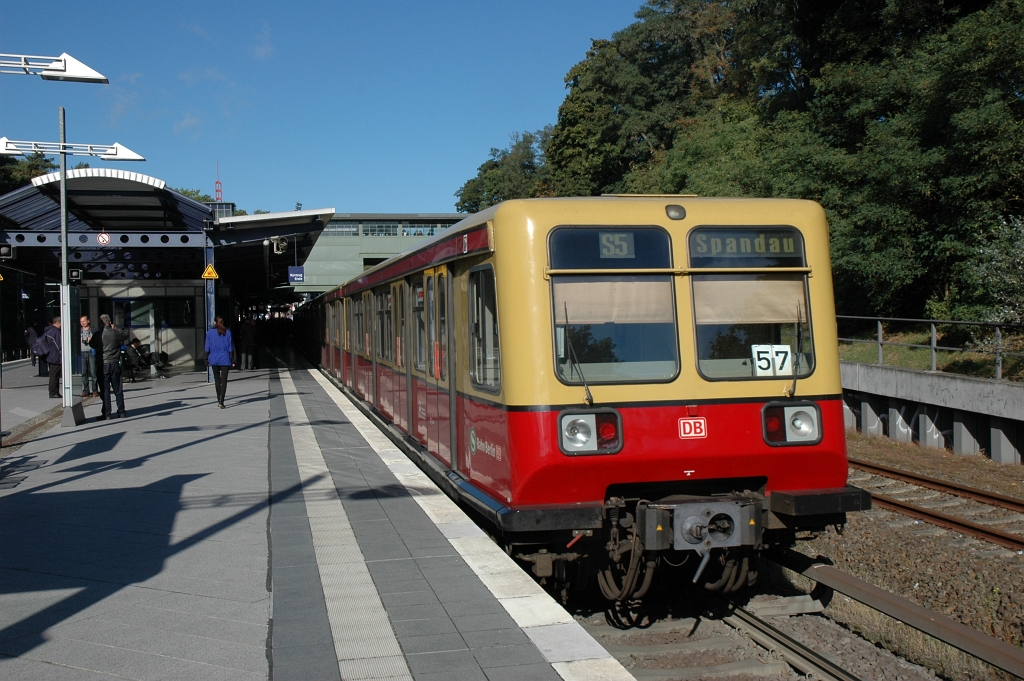 2620-0018-190912.jpg - DBAG 485.158-0 / Berlin Messe Süd 19.9.2012