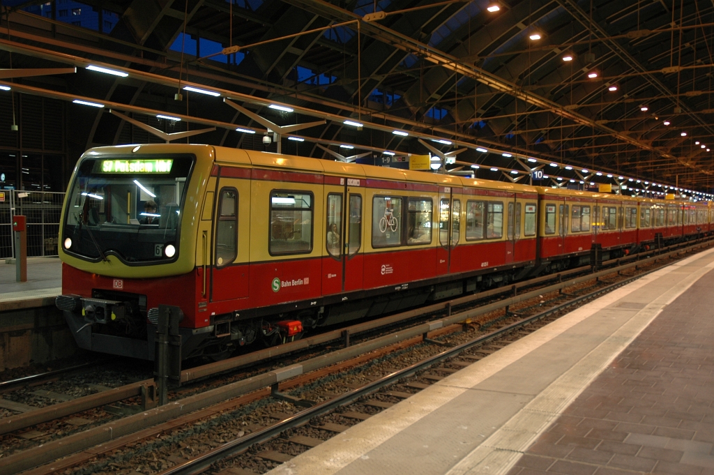 2635-0008-200912.jpg - DBAG 481.025-5 / Berlin Ostbahnhof 20.9.2012