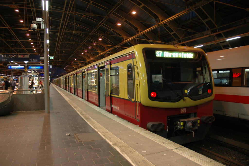2635-0020-200912.jpg - DBAG 481.440-6 / Berlin Ostbahnhof 20.9.2012