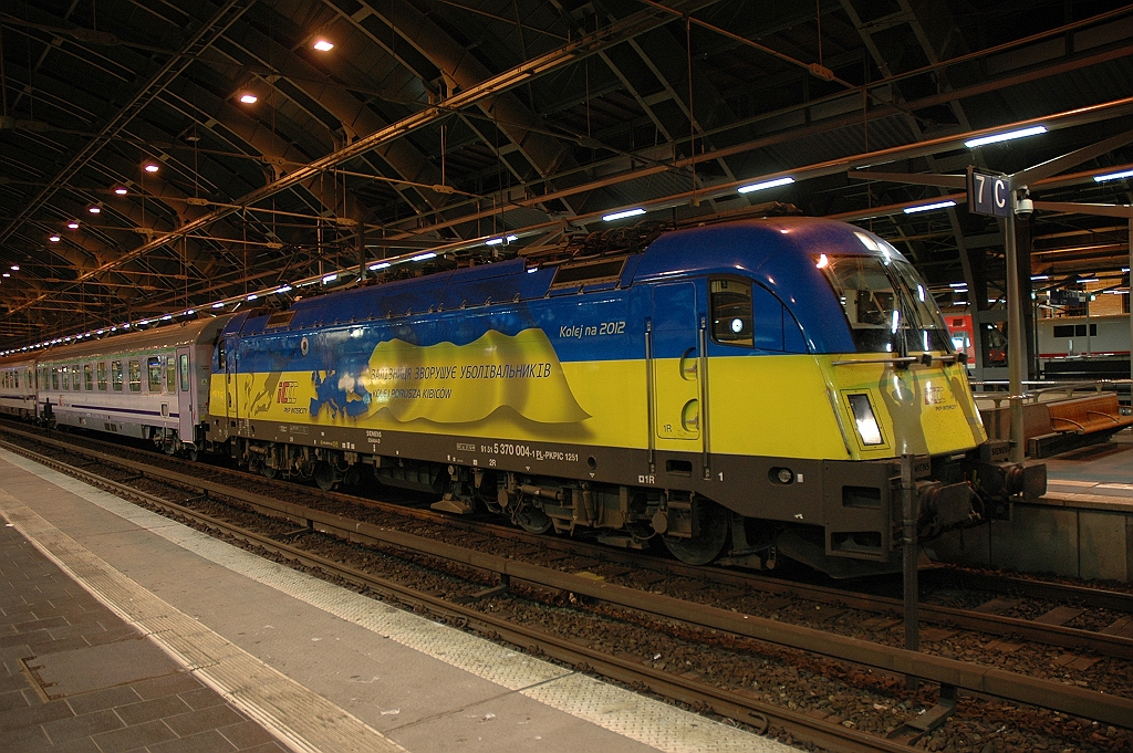 2635-0047-200912.jpg - PKP 5370.004 "Kolej na 2012" / Berlin Ostbahnhof 20.9.2012