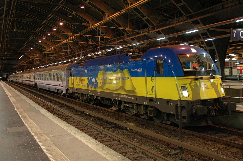 2635-0049-200912.jpg - PKP 5370.004 "Kolej na 2012" / Berlin Ostbahnhof 20.9.2012