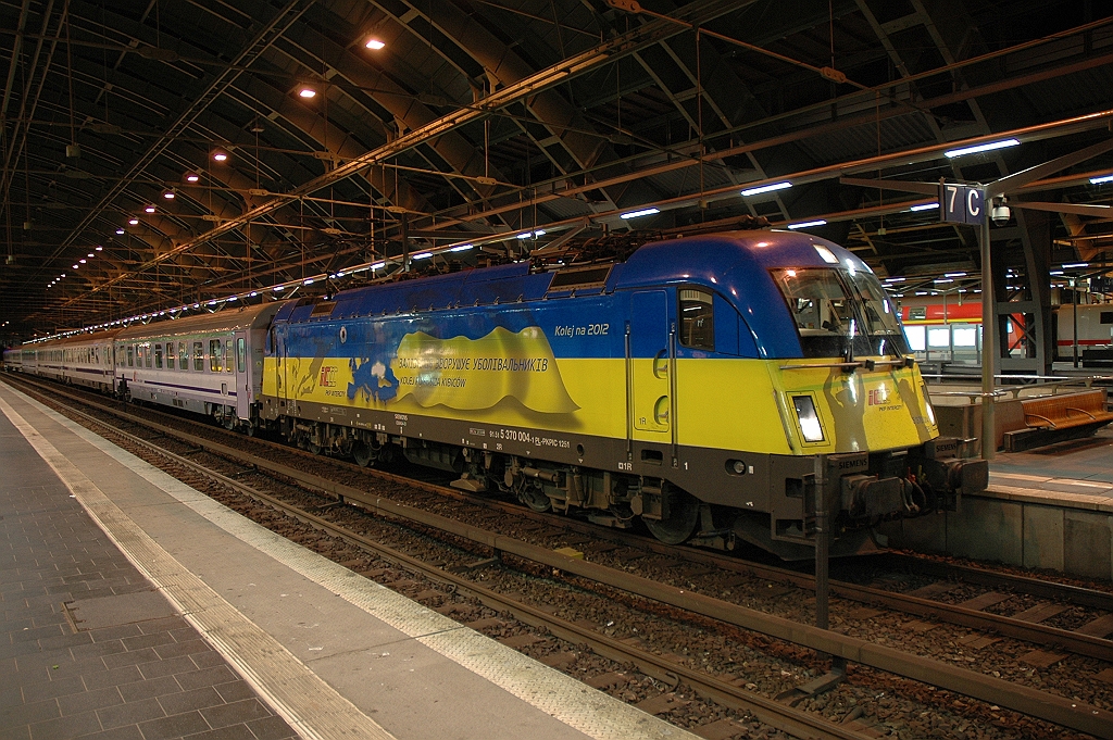 2636-0007-200912.jpg - PKP 5370.004 "Kolej na 2012" / Berlin Ostbahnhof 20.9.2012