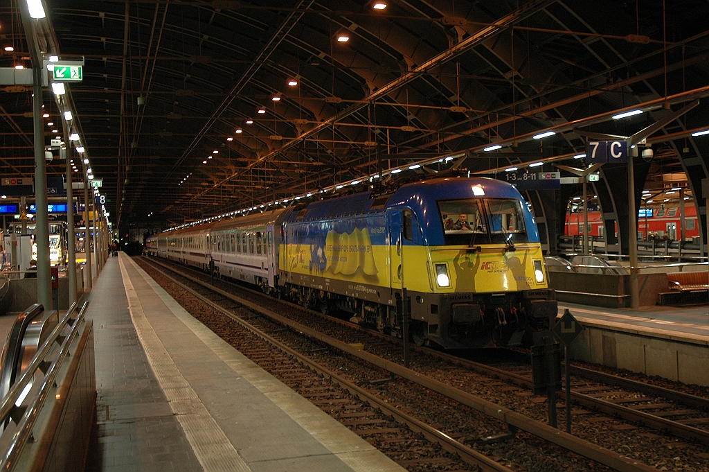 2636-0013-200912.jpg - PKP 5370.004 "Kolej na 2012" / Berlin Ostbahnhof 20.9.2012